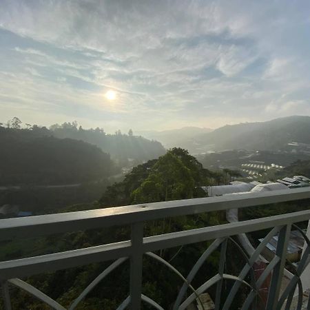 Delisha Homestay 3R2B The Retreat,Aranda Nova ブリンチャン エクステリア 写真
