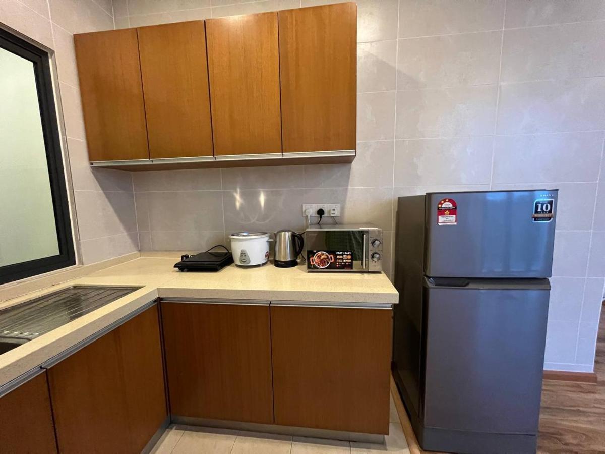 Delisha Homestay 3R2B The Retreat,Aranda Nova ブリンチャン エクステリア 写真