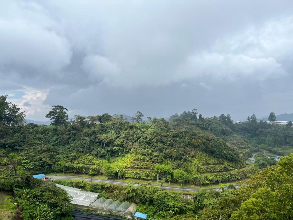 Delisha Homestay 3R2B The Retreat,Aranda Nova ブリンチャン エクステリア 写真