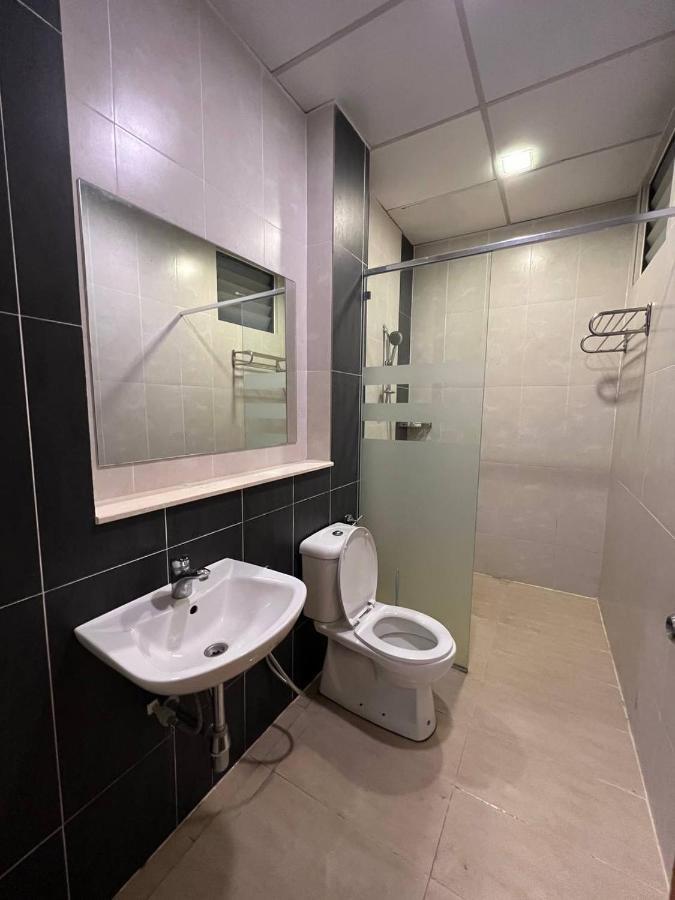 Delisha Homestay 3R2B The Retreat,Aranda Nova ブリンチャン エクステリア 写真
