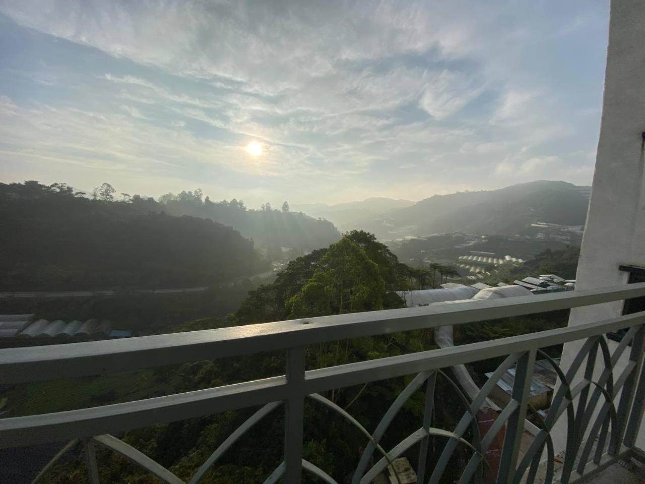 Delisha Homestay 3R2B The Retreat,Aranda Nova ブリンチャン エクステリア 写真